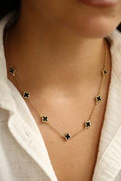 Siyah Renkli Taşlı Altın Kolye