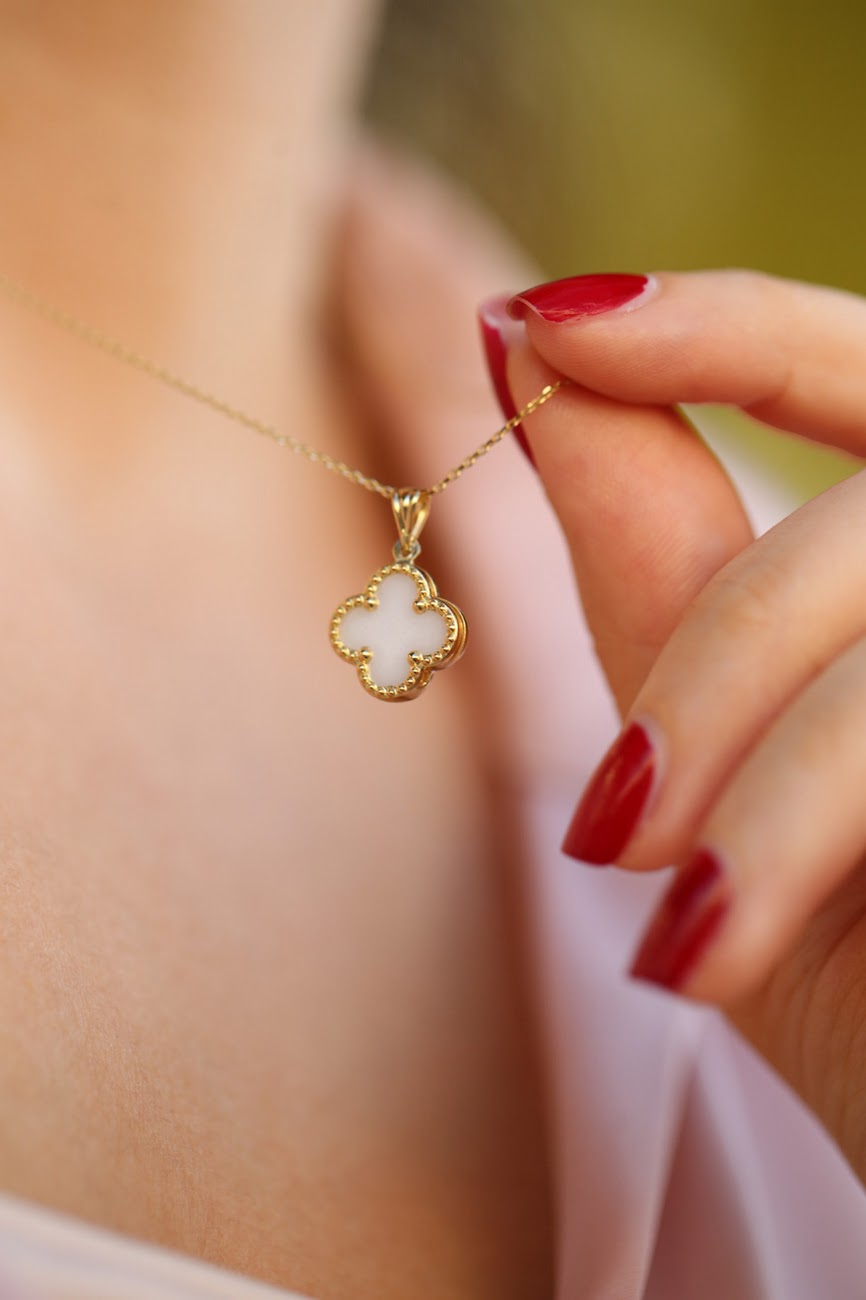 Beyaz Altın Yonca Kolye