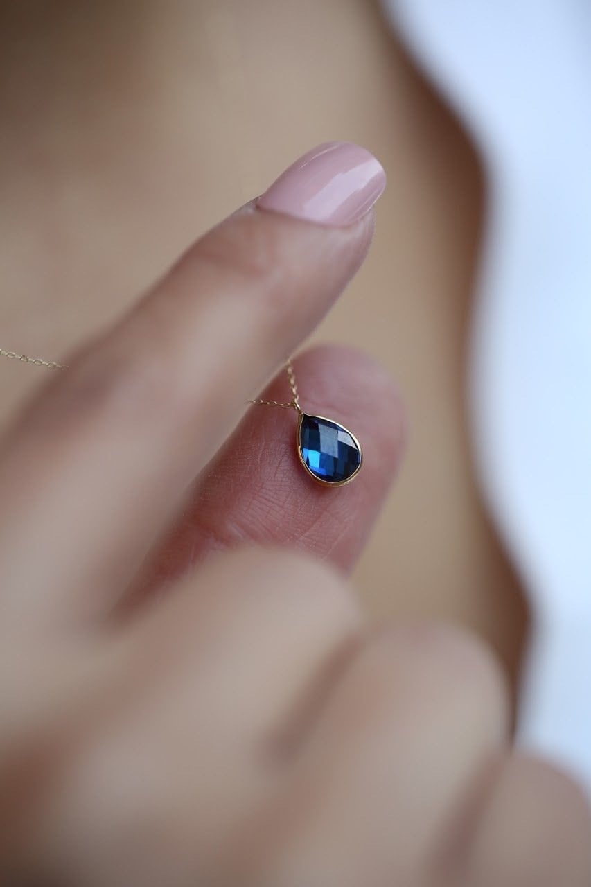 Altın Renkli Taşlı Damla Kolye Lacivert