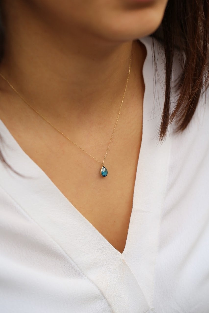 Altın Renkli Taşlı Damla Kolye Mavi