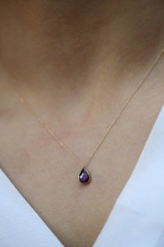 Altın Renkli Taşlı Damla Kolye Mor