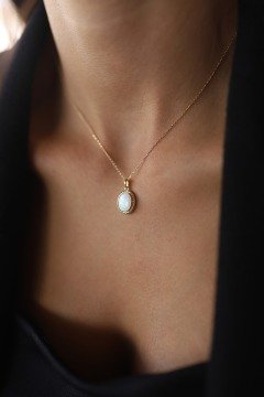 Opal Taşlı Altın Kolye Beyaz