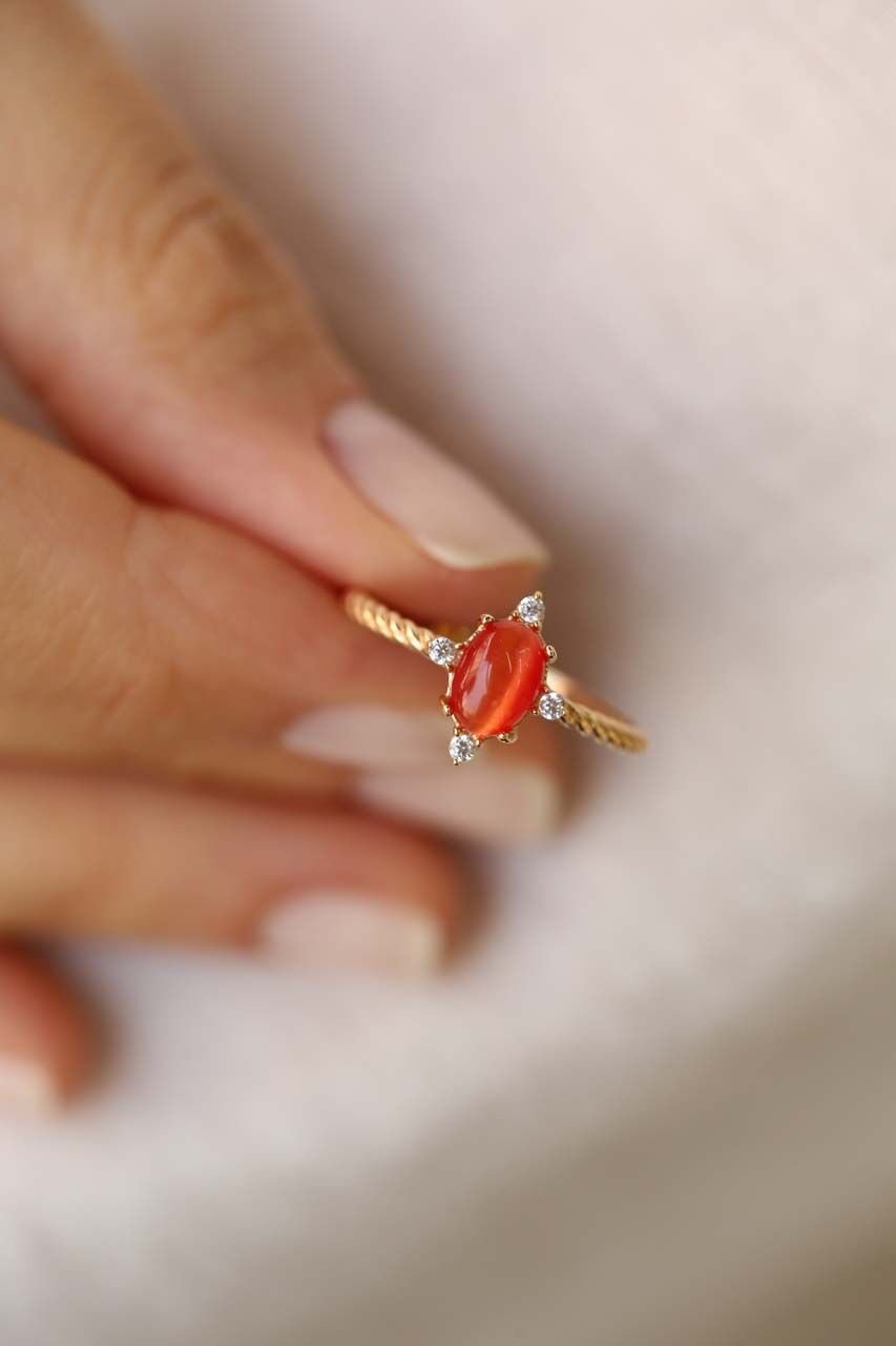 Opal Taşlı Altın Yüzük