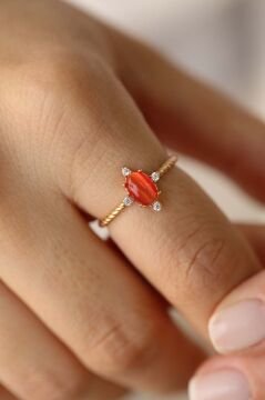 Opal Taşlı Altın Yüzük