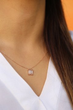 Kare Rose Tektaş Altın Kolye