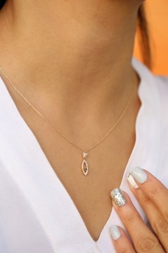 Minimal Taşlı Balık Kolye