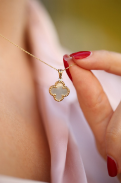 Sedefli Beyaz Altın Kolye