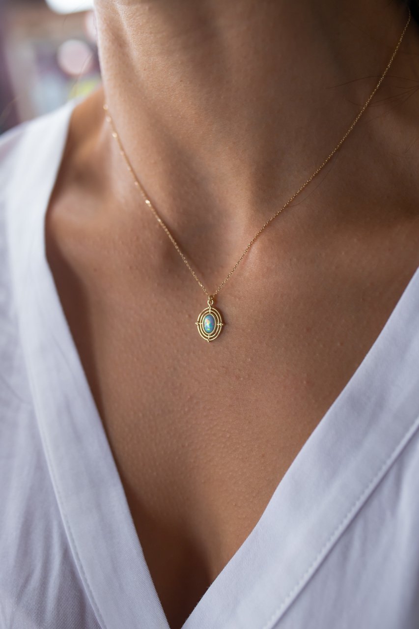 Opal Taşlı Altın Kolye