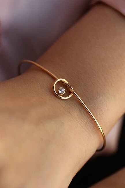 Düğüm Altın Kelepçe