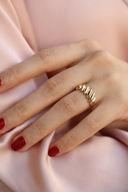 Şık Taşsız Altın Yüzük